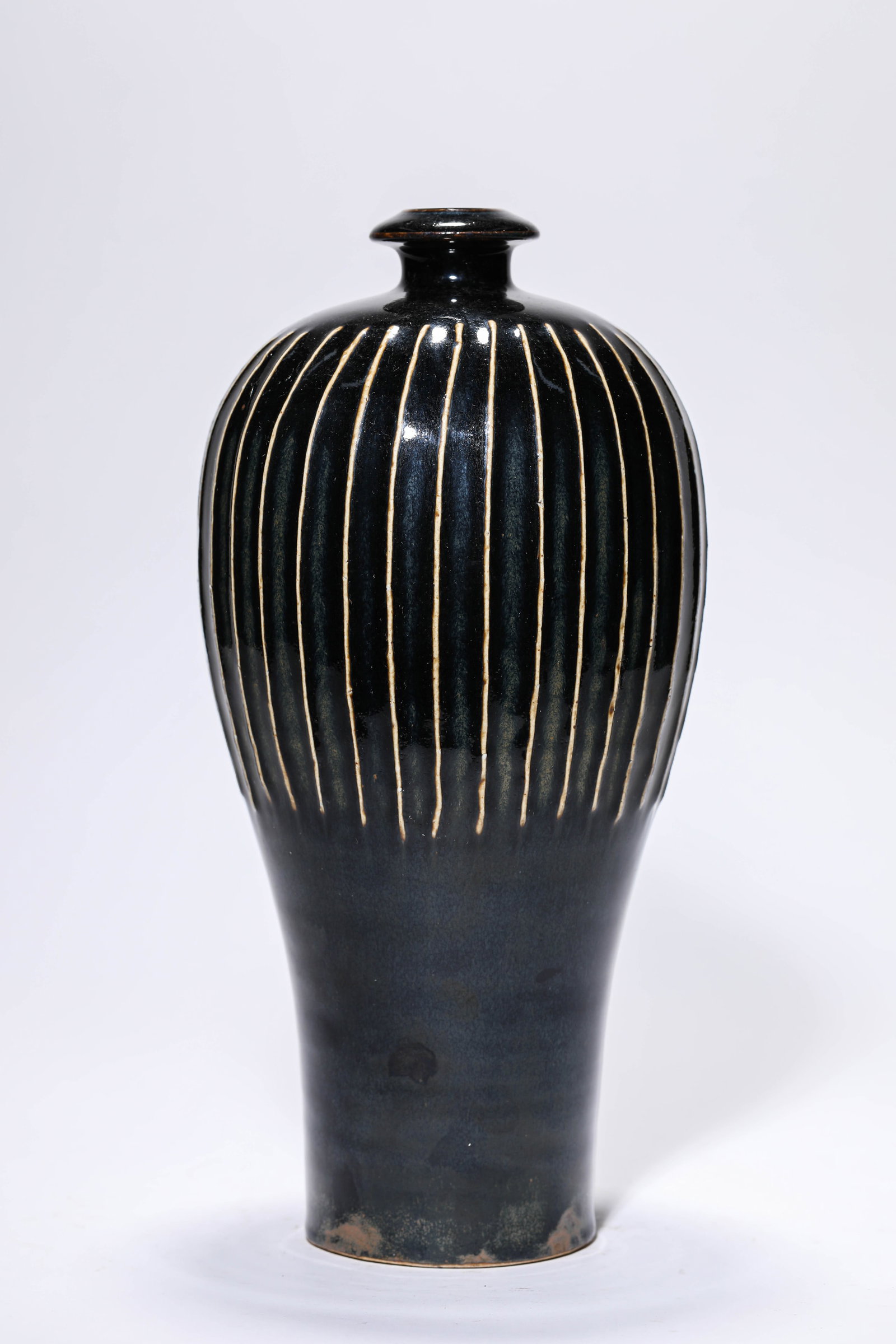 A BLACK-GLAZED MEIPING - 3