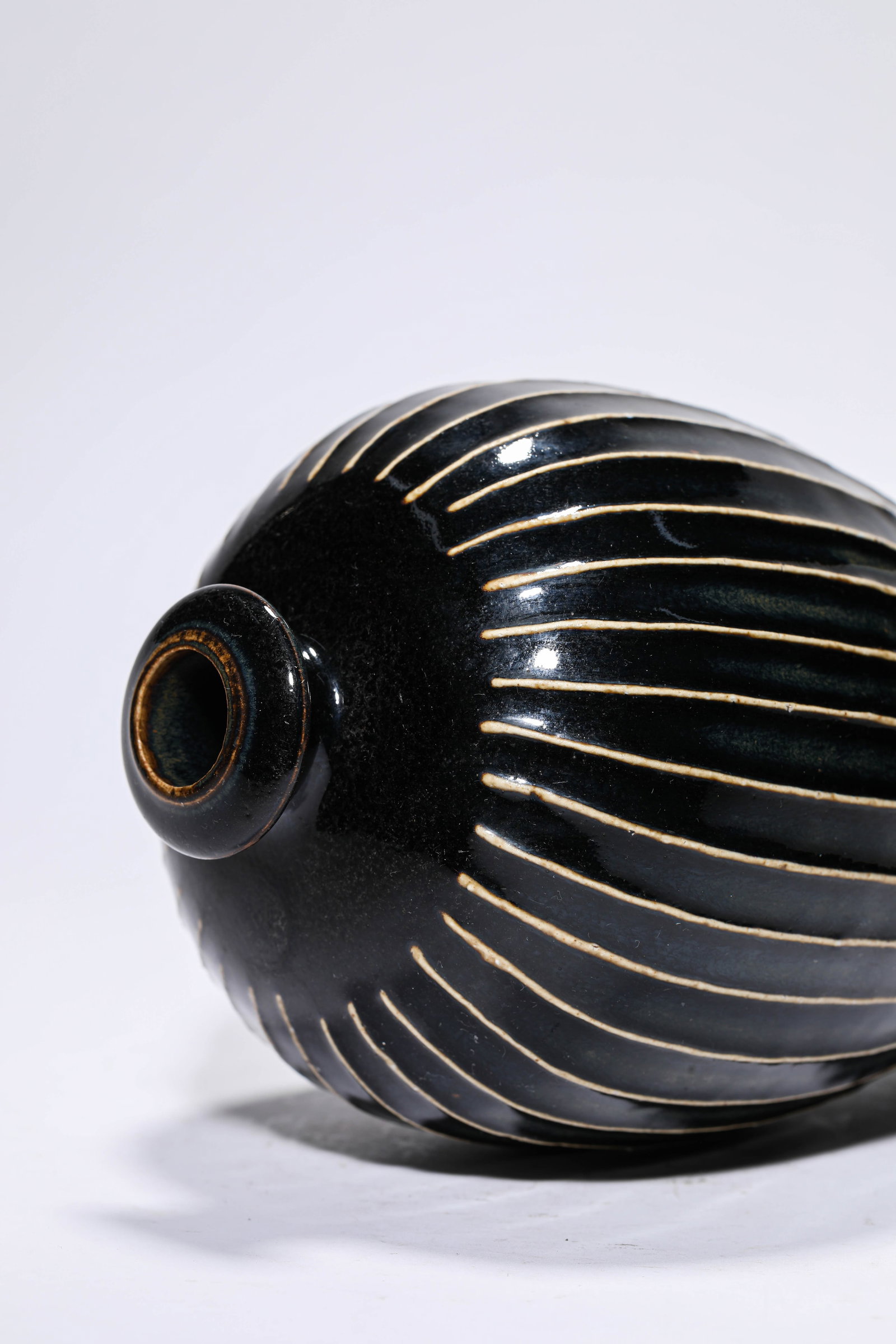 A BLACK-GLAZED MEIPING - 4