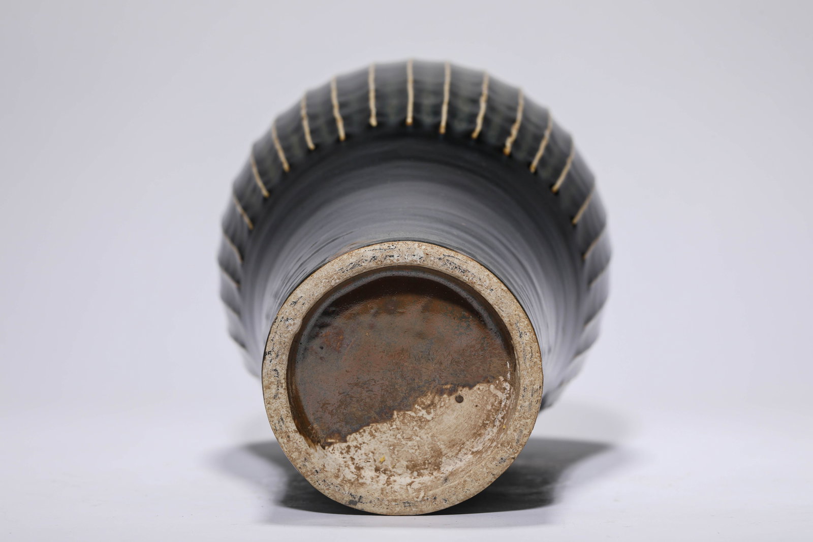 A BLACK-GLAZED MEIPING - 5
