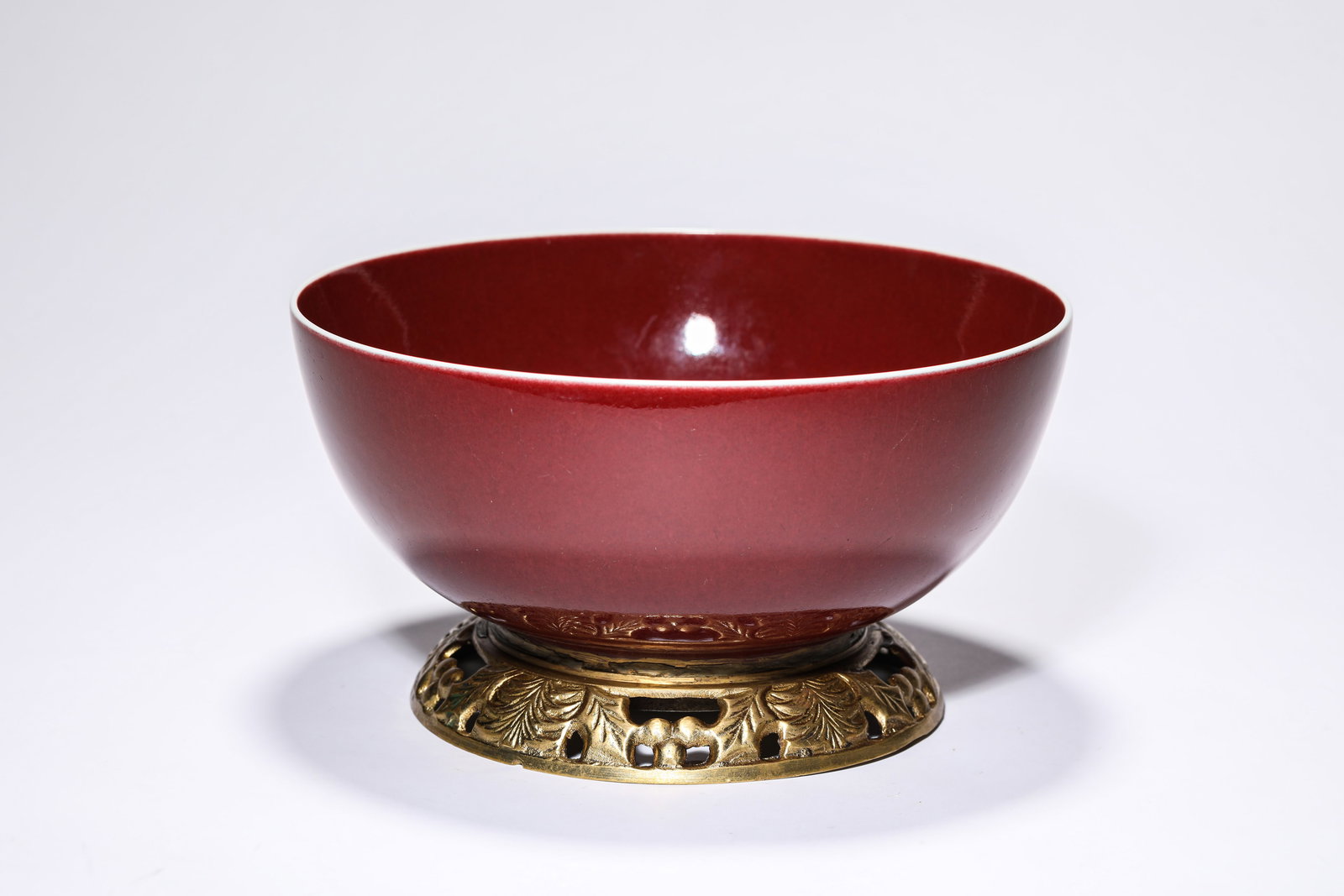 A RED-GLAZED BOWL - 3