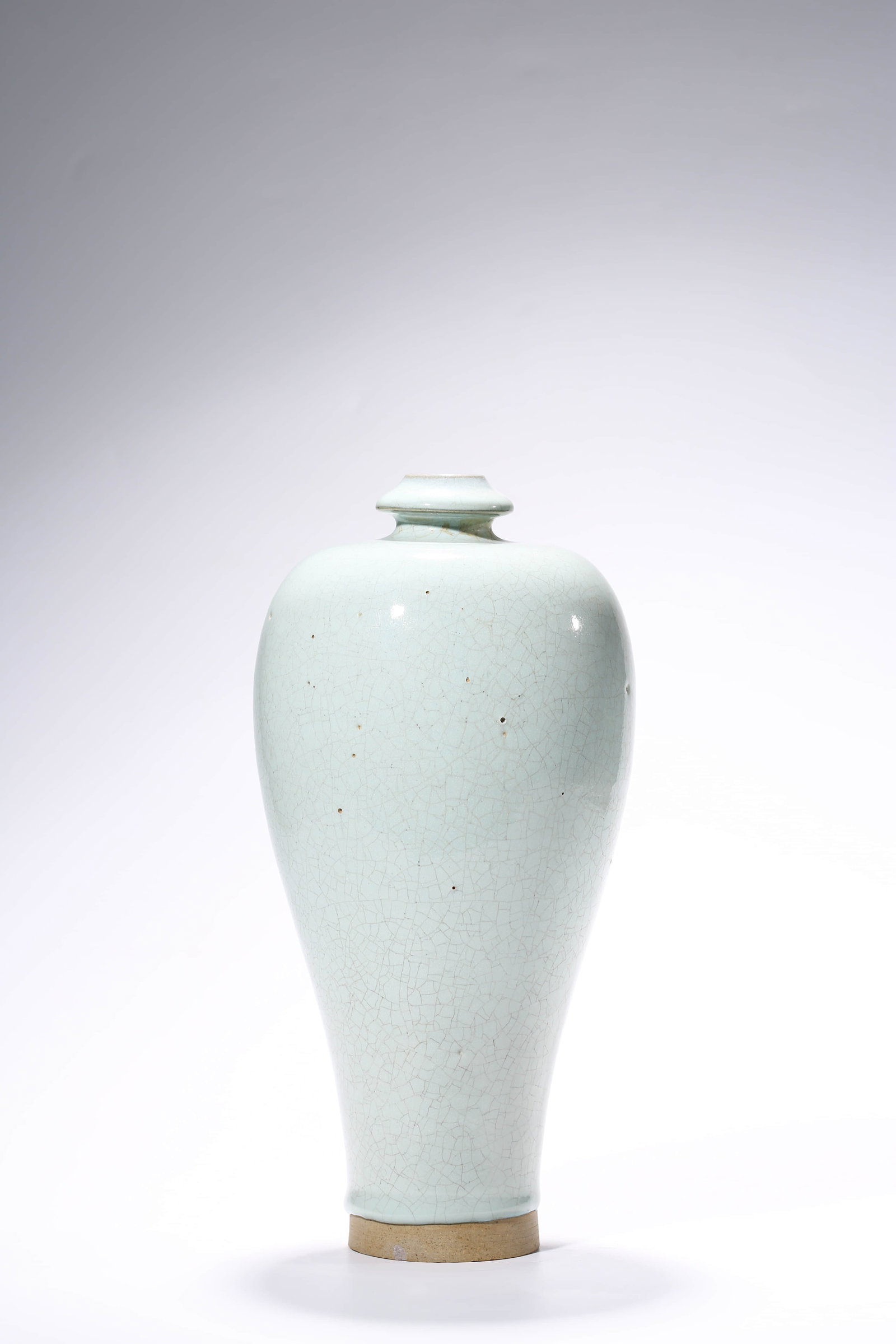 A GE-TYPE MEIPING: A GE-TYPE MEIPING Dimensions: Width: 14.5 cm (5.71 in) x Height: 29.6 cm (11.65 in). All measurements are approximate.