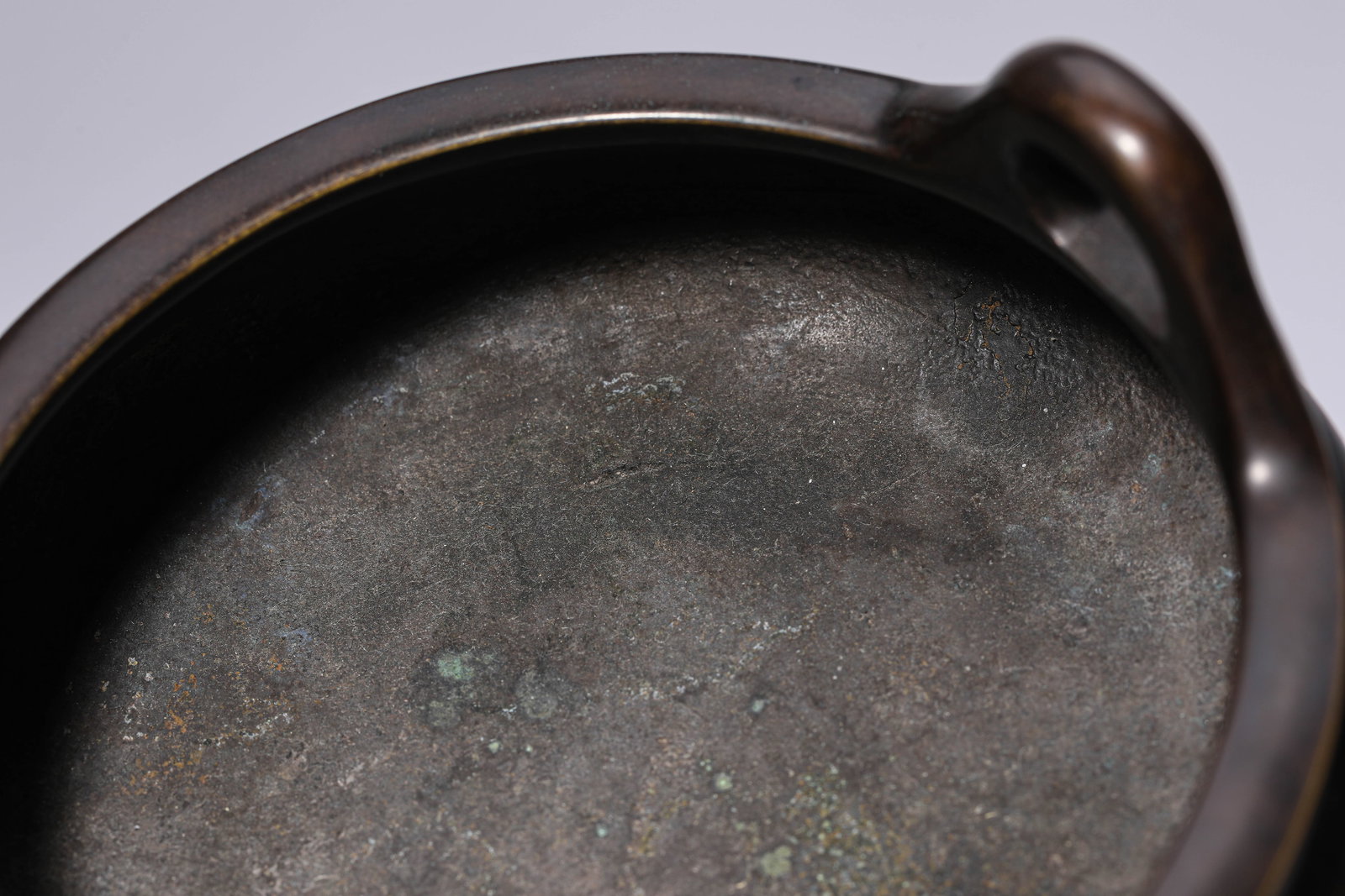 A BRONZE 'UPRIGHT-HANDLED' CENSER - 3