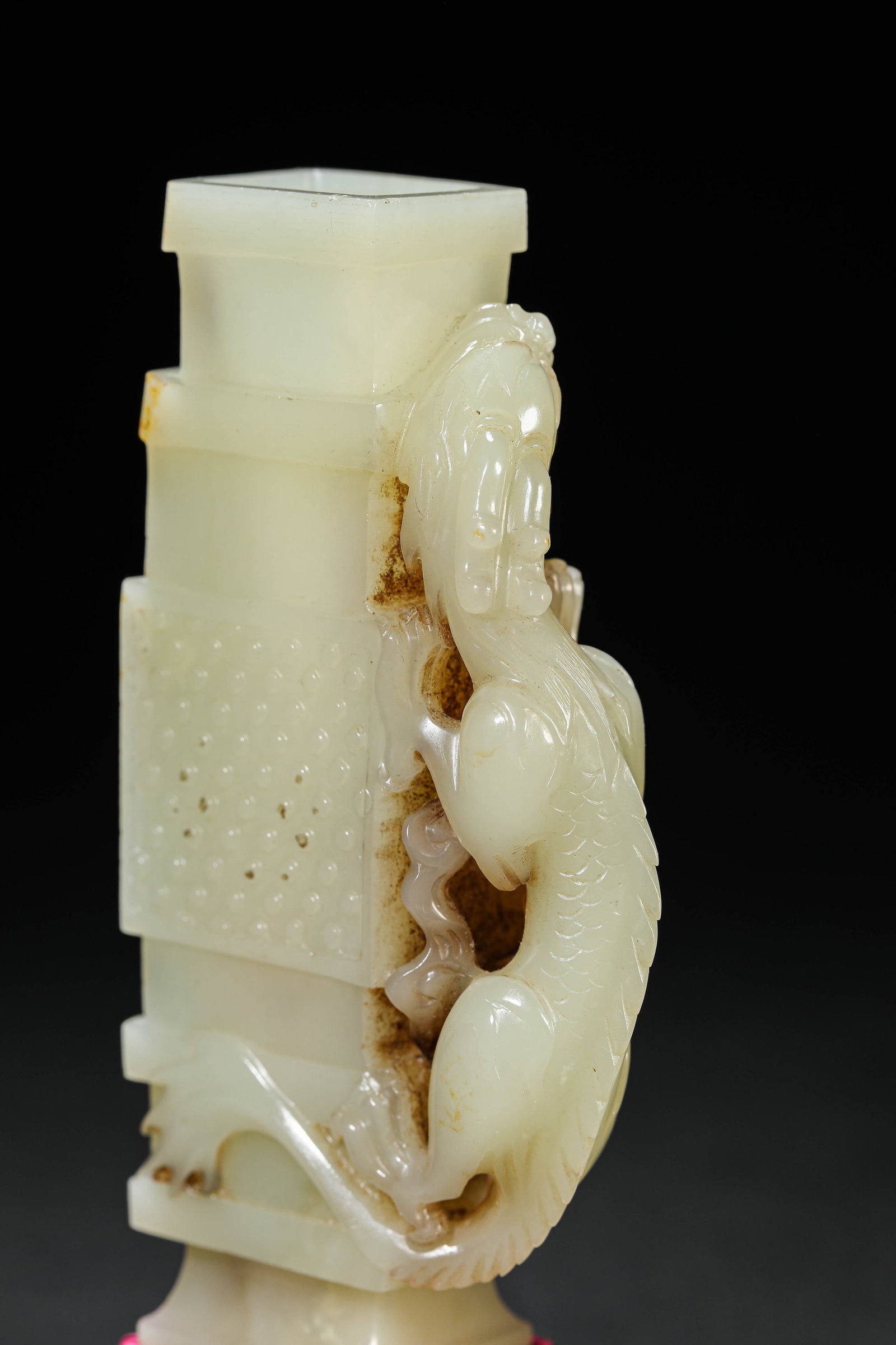 A JADE 'DRAGON INSTRUCTING ITS YOUNG' VASE - 5