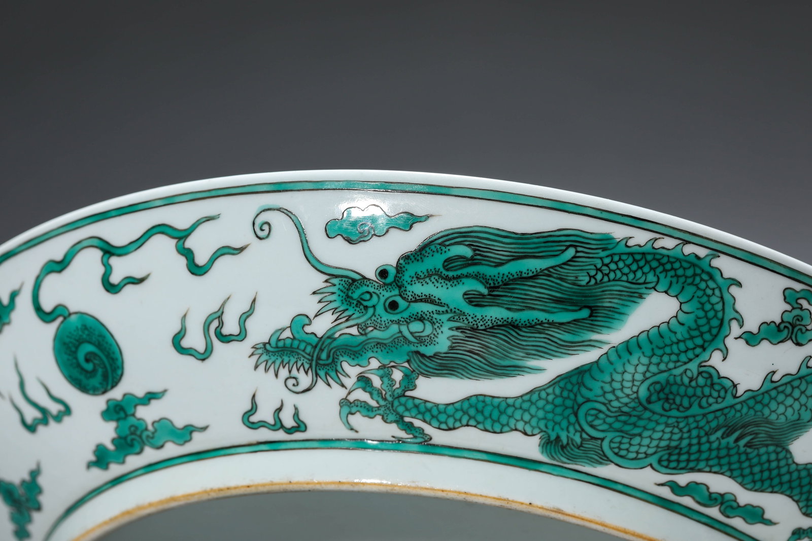 A GREEN-GLAZED 'DRAGON AND CLOUDS' DISH - 6