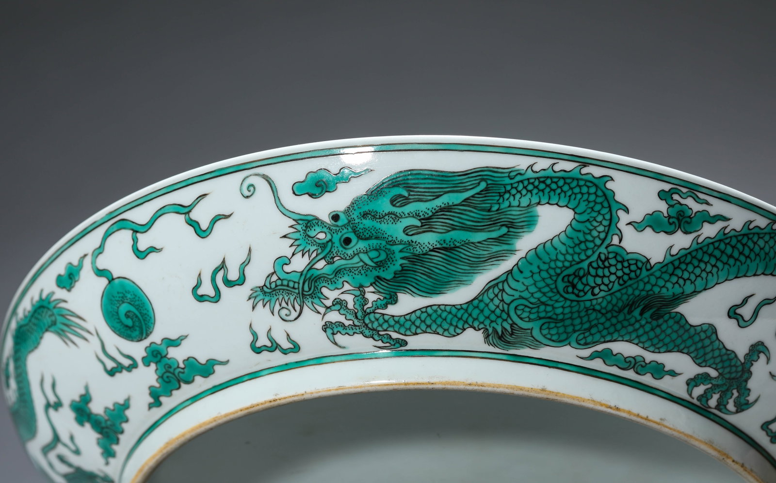 A GREEN-GLAZED 'DRAGON AND CLOUDS' DISH - 8