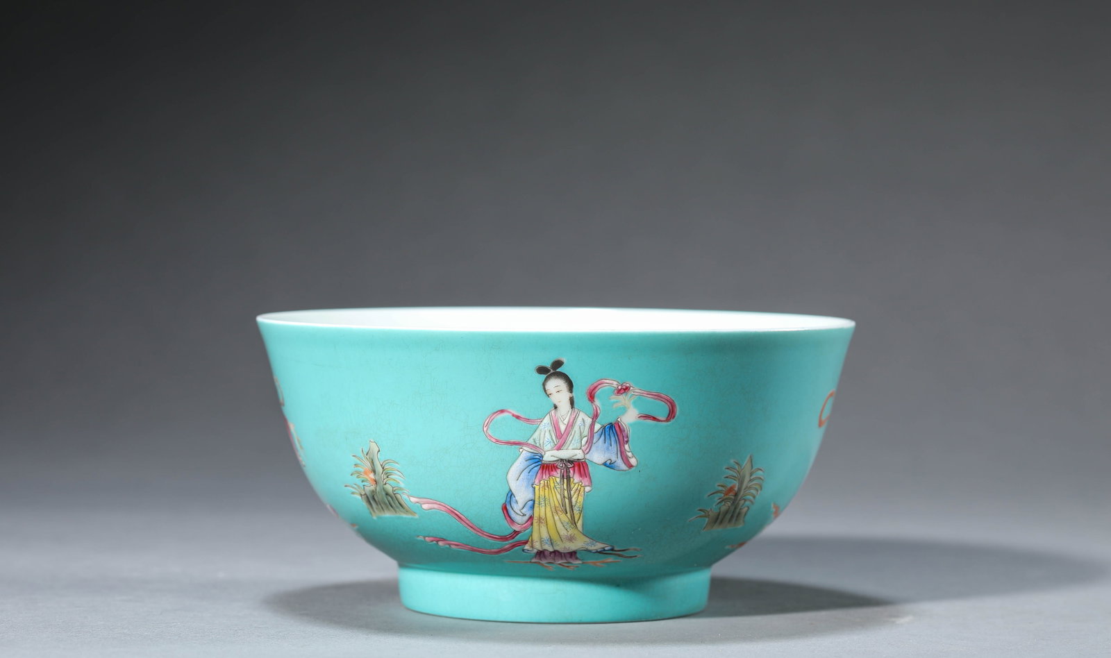A TURQUOISE-GROUND FAMILLE-ROSE 'LADIES' BOWL: A TURQUOISE-GROUND FAMILLE-ROSE 'LADIES' BOWL Dimensions: Width: 15.5 cm (6.10 in) x Height: 7.5 cm (2.95 in). All measurements are approximate.