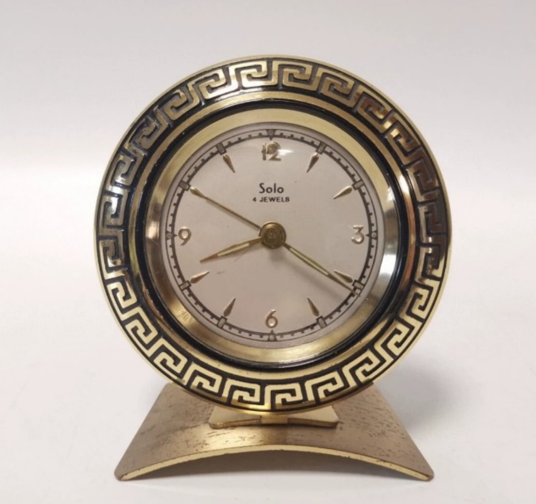 ROUND DESK CLOCK (1 of 3)