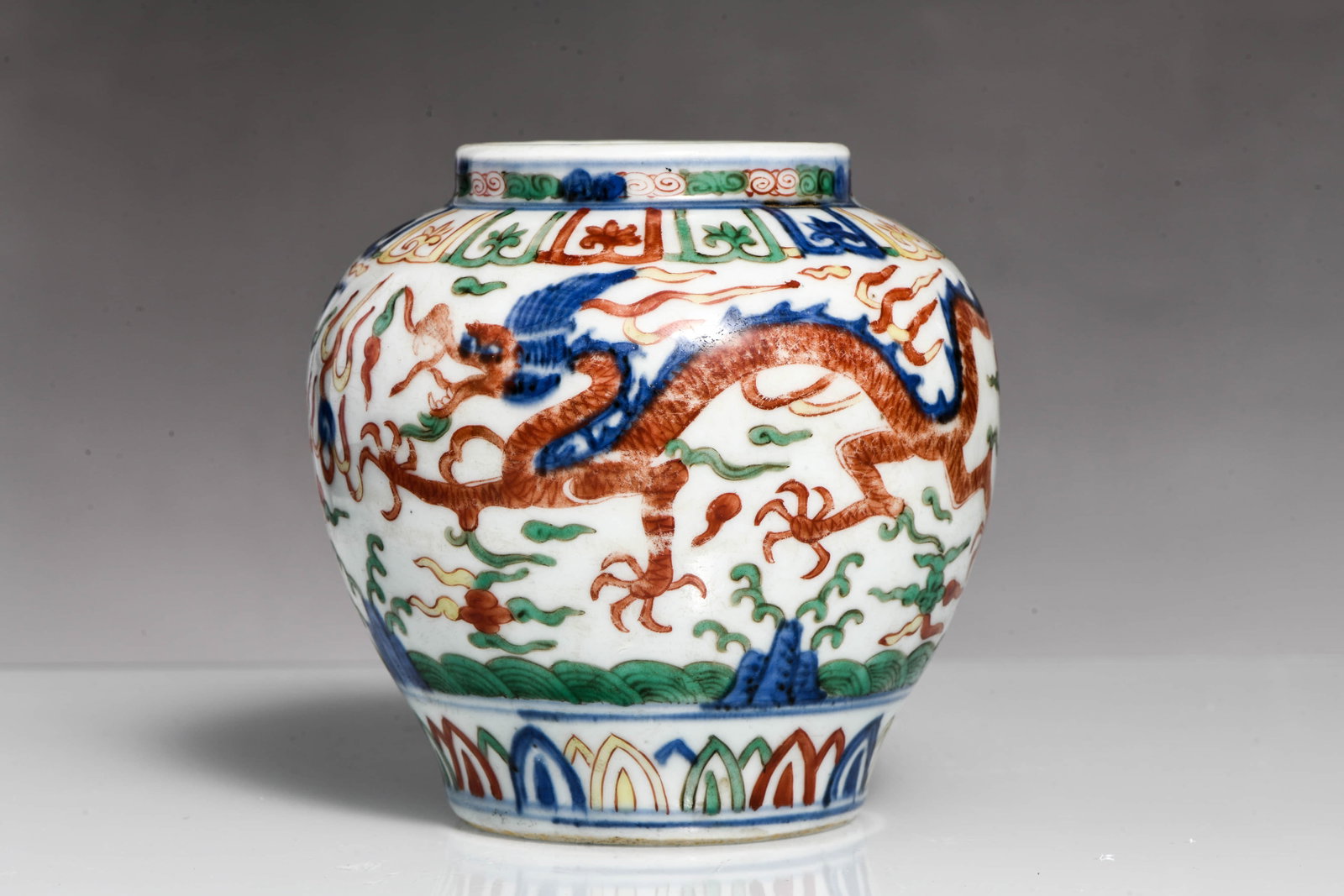 A WUCAI 'DRAGON' SMALL JAR - 2