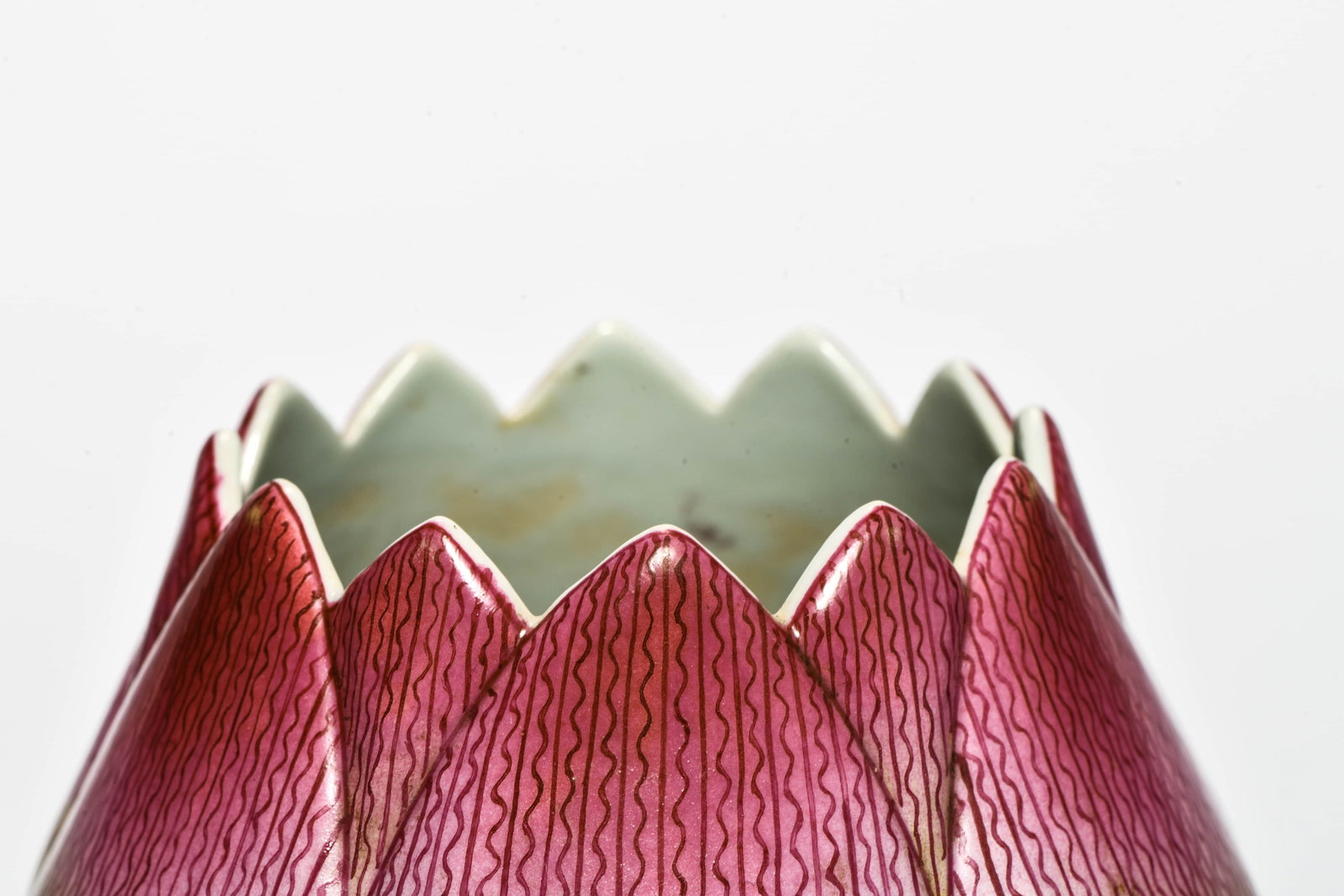 A RUBY-RED CARVED 'LOTUS' VASE - 3