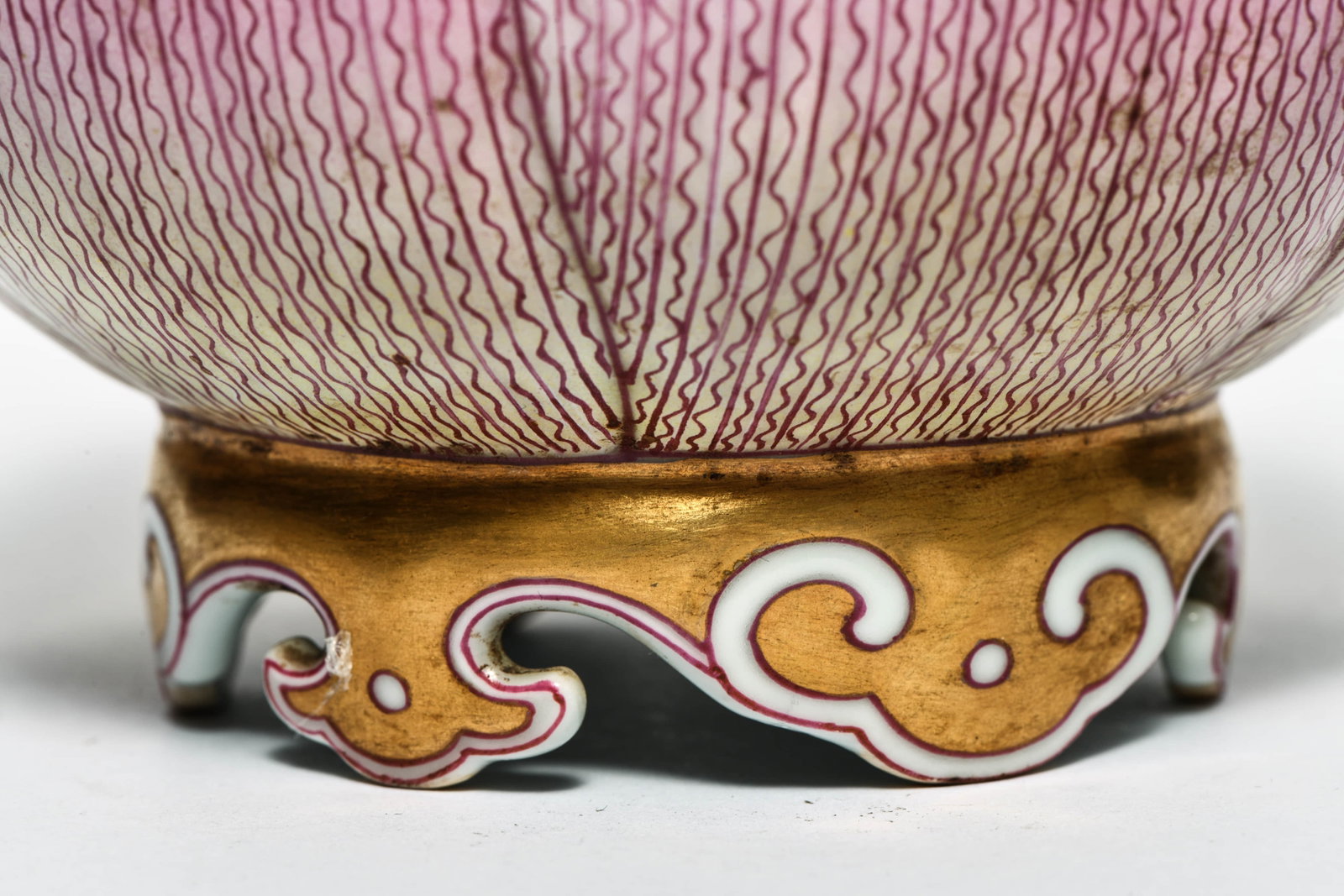 A RUBY-RED CARVED 'LOTUS' VASE - 4