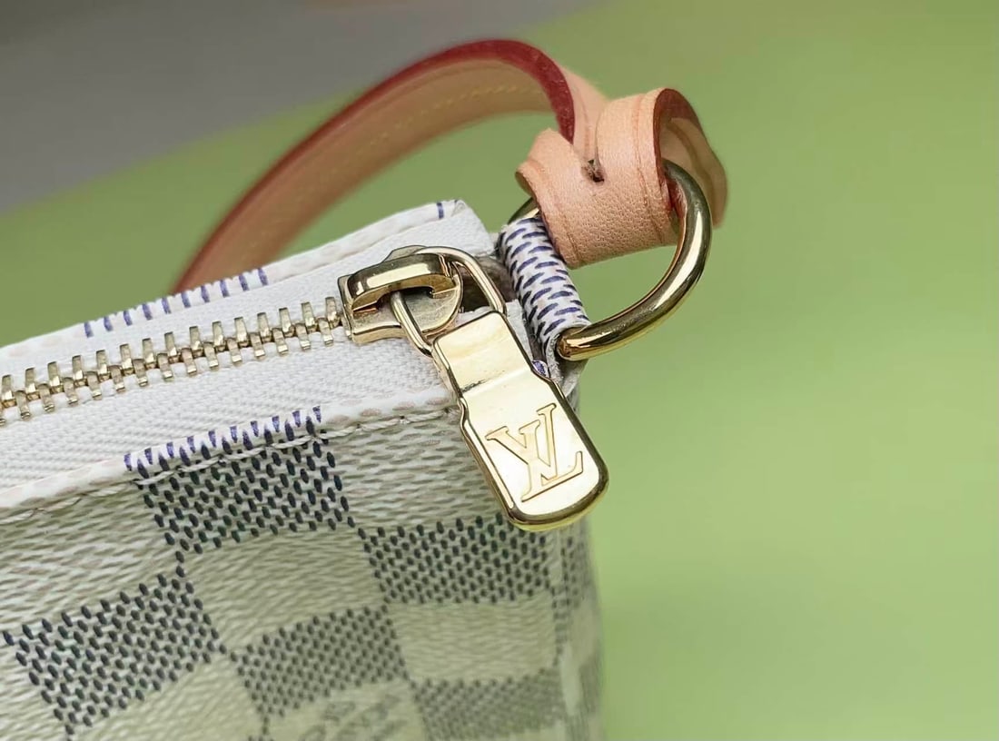 LOUIS VUITTON DAMIER HANDBAG - 3
