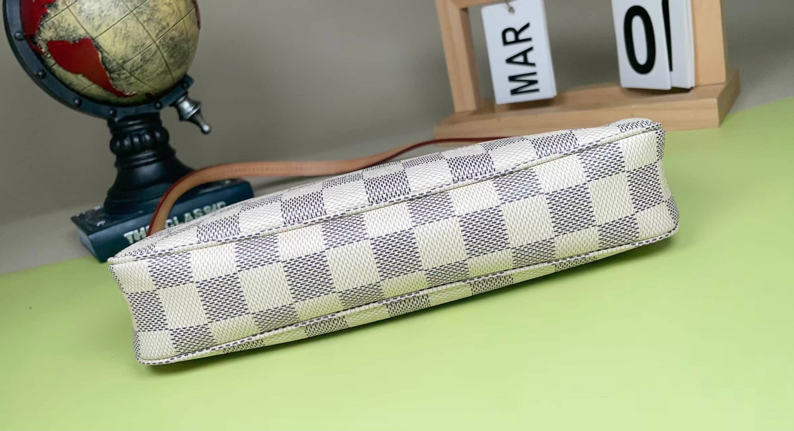 LOUIS VUITTON DAMIER HANDBAG - 5