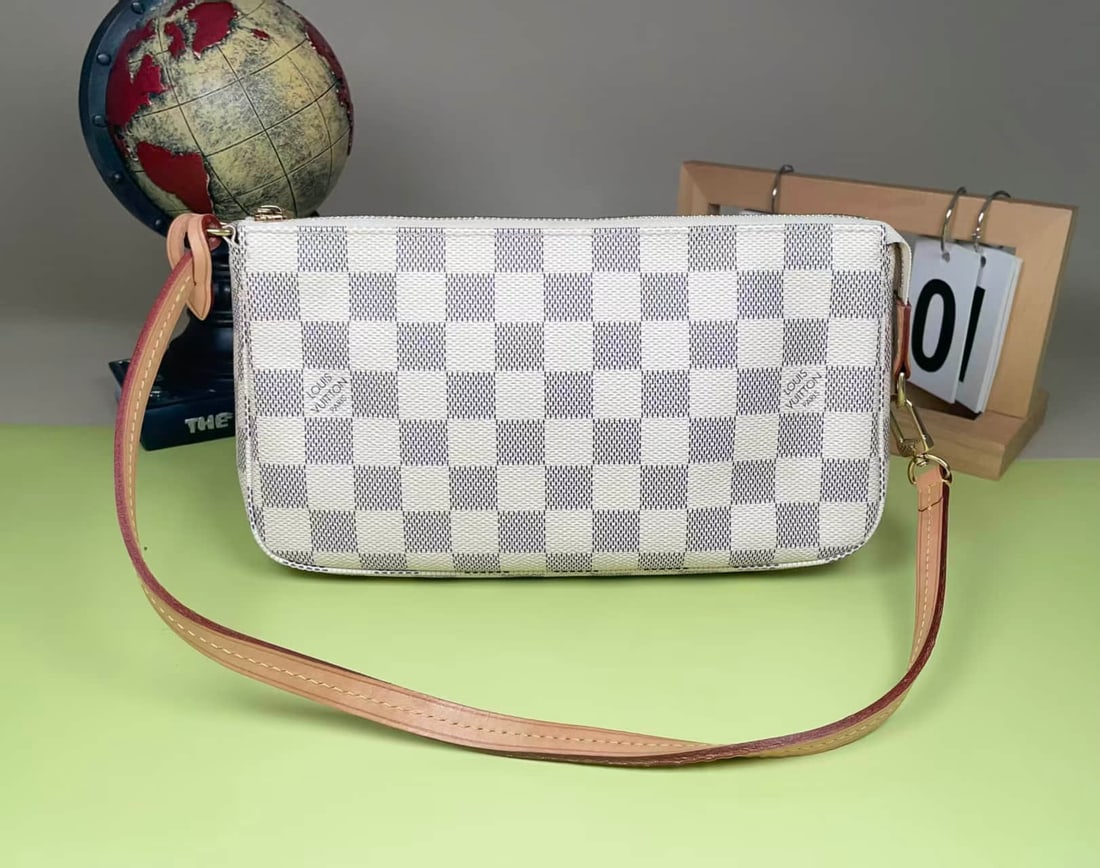 LOUIS VUITTON DAMIER HANDBAG - 8