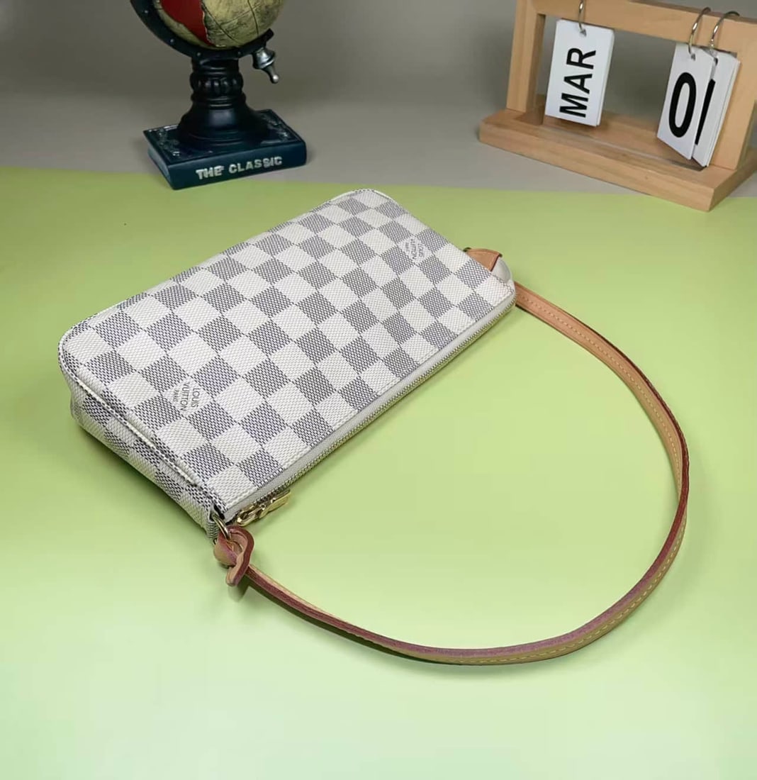 LOUIS VUITTON DAMIER HANDBAG - 9