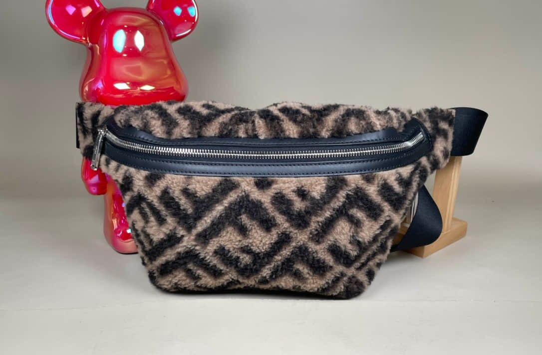 FENDI F LOGO SHEARLING AND LEATHER MESSENGER BAG (1 of 7)