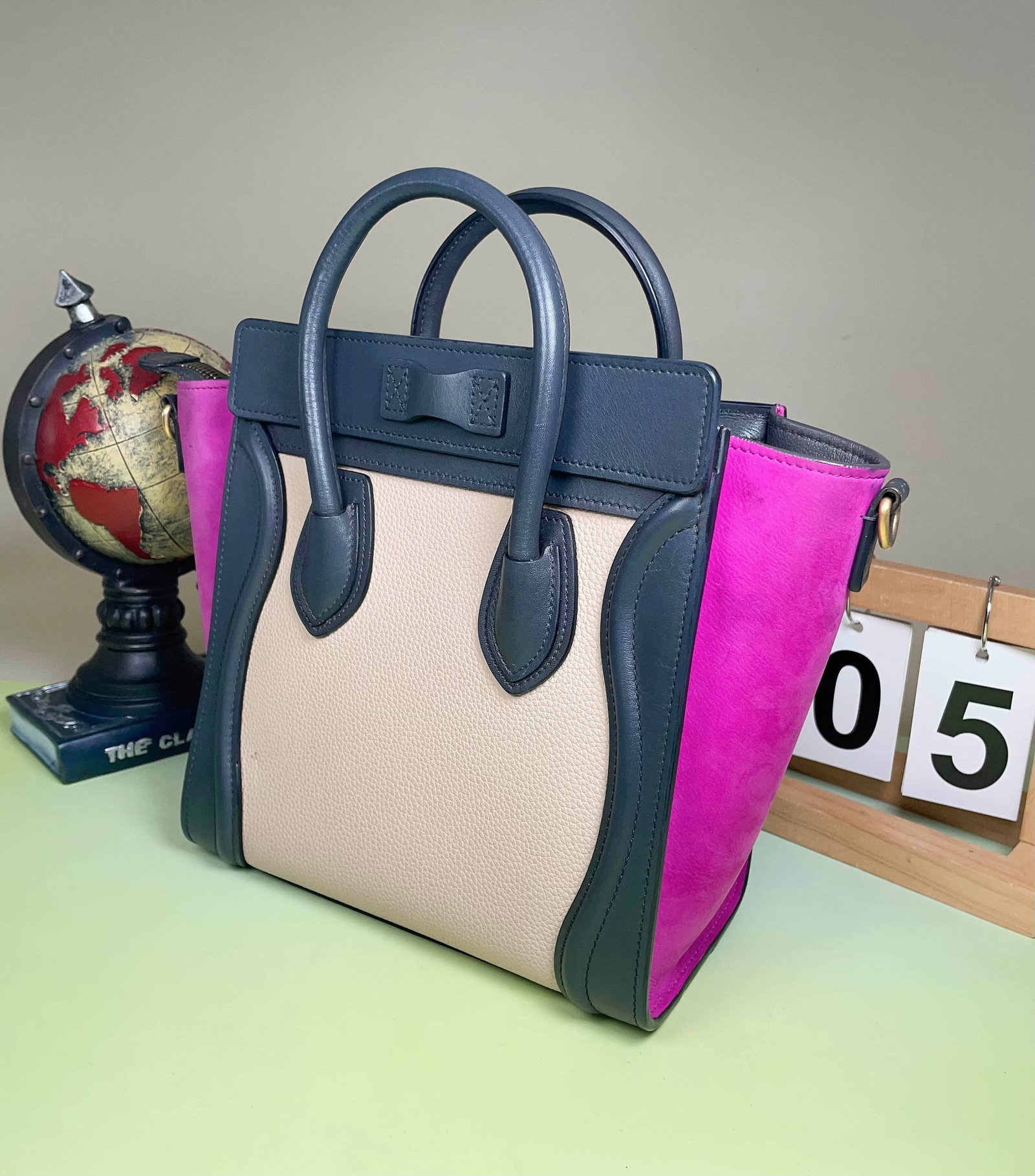 CELINE LUGGAGE MICRO HANDBAG - 2