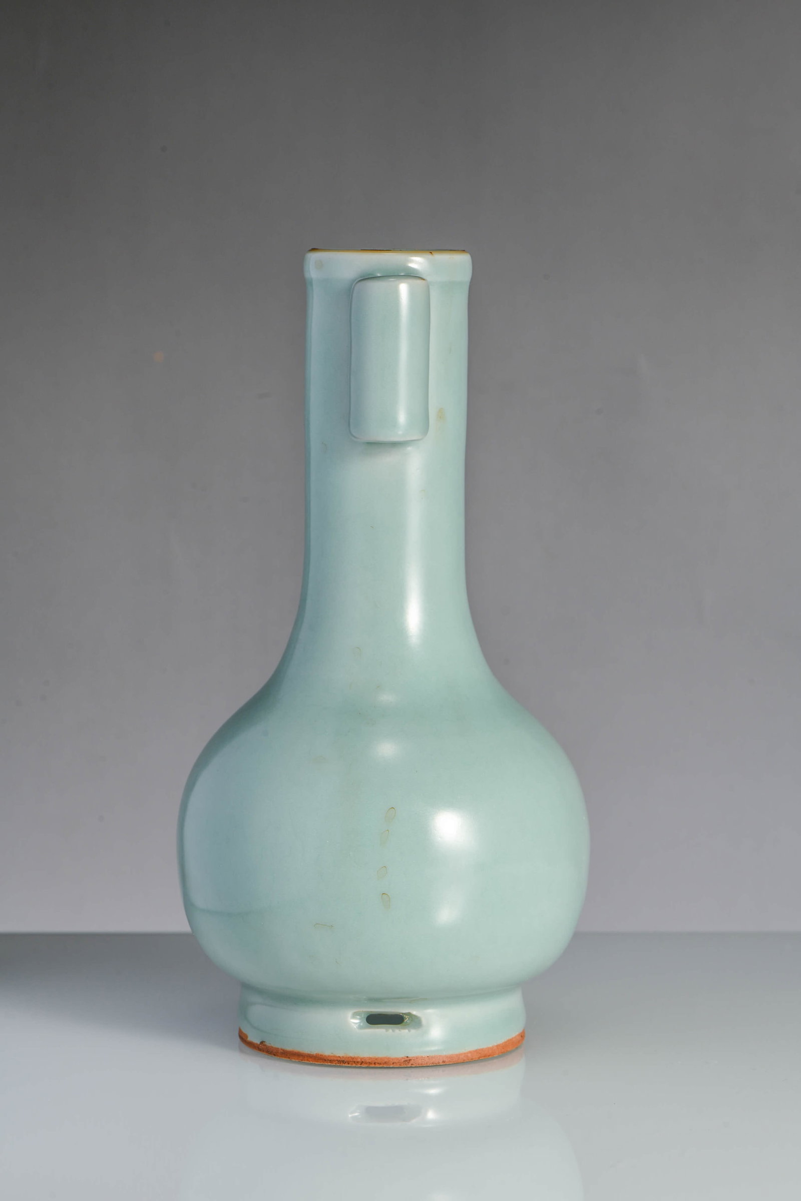 A PALE CELADON-GLAZED VASE - 3