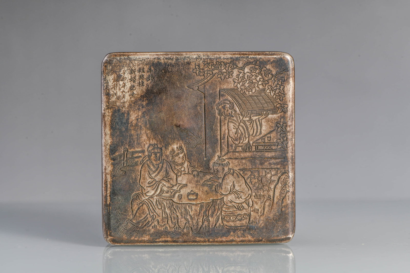 A 'FIGURE' INK BOX - 3