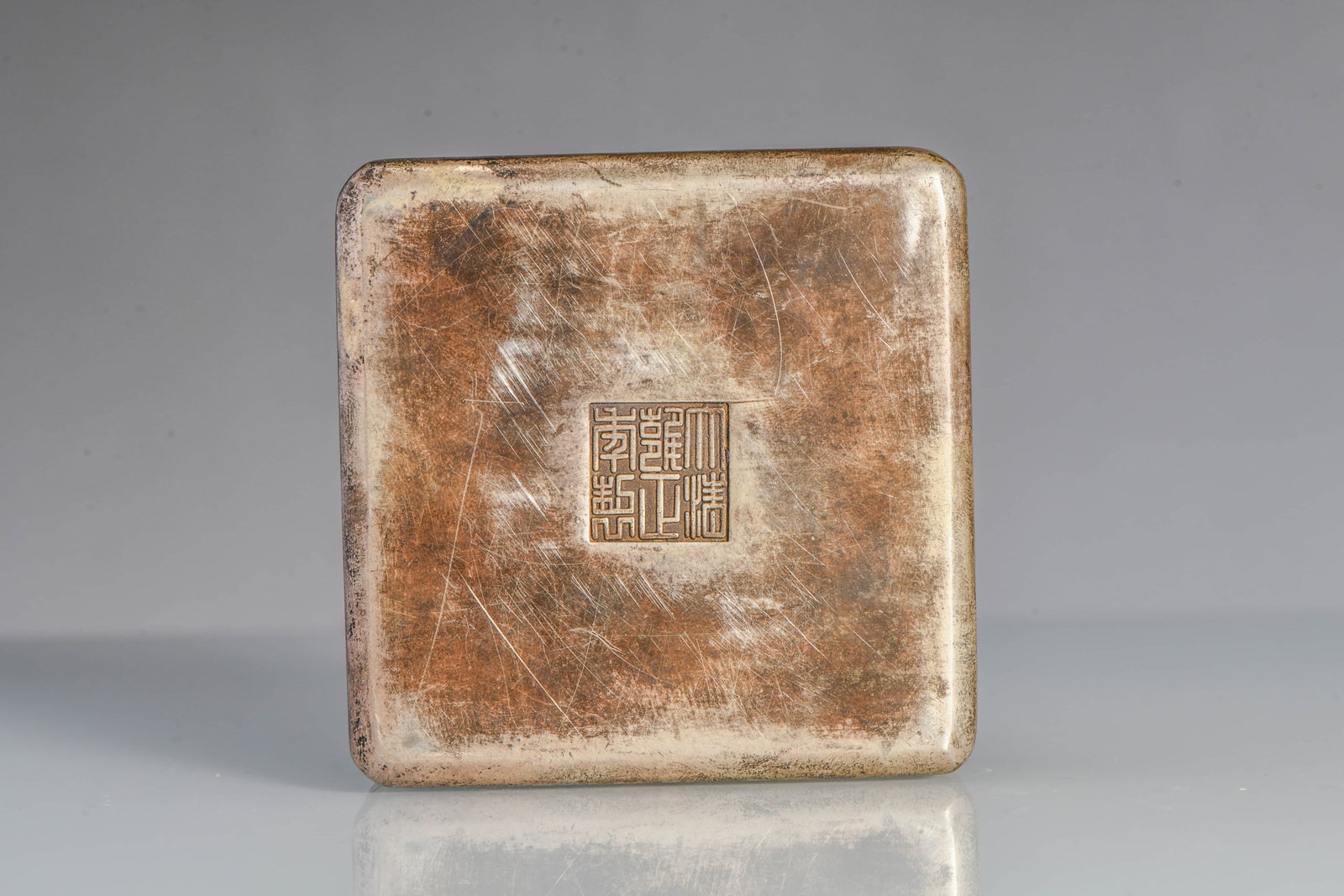 A 'FIGURE' INK BOX - 4