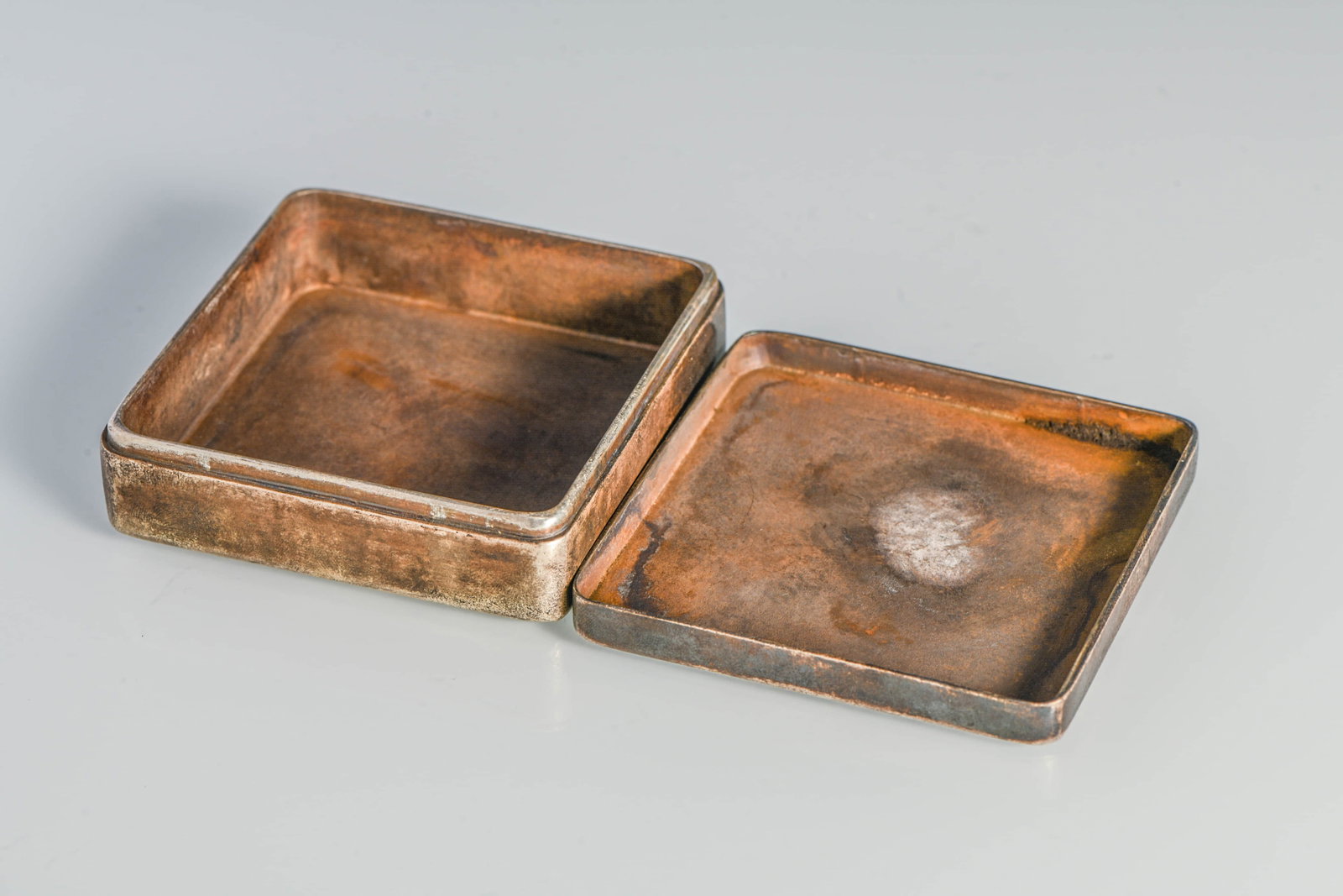 A 'FIGURE' INK BOX - 5
