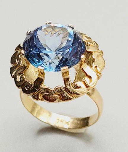 14K Blue Topaz Ring Gold Content: 14K Size: 6 5.28 grams  Main Gemstone(s): Blue Topaz Number of (1 of 6)
