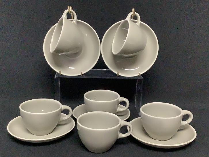 Russel Wright Iroquois Oyster Cups & Saucers Type: Dinnerware Materials: Ceramic Marked: Russel (1 of 2)