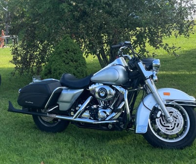 2006 Harley Davidson Road King Police Edition BUYER'S PREMIUM FOR THIS ITEM IS 10% THIS ITEM IS IN (1 of 20)