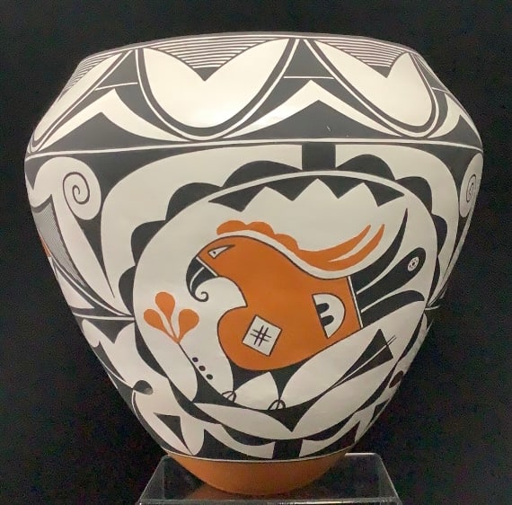 Acoma Pueblo Pottery Pot by Debbie Brown PROVENANCE: Hand made is Acoma New (1 of 9)