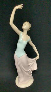 NAO Lladro The Dance Is Over #1204 PROVENANCE: Private: PROVENANCE: Private estate MATERIAL: Porcelain CONDITION: Very good