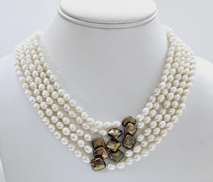 Silver Tone Multi Strand Pearl Necklace Necklace measures (1 of 5)