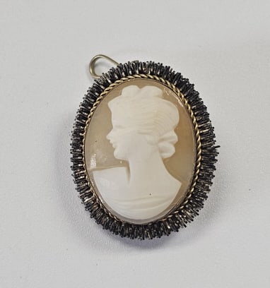 Vintage Carved Shell Cameo Necklace Pendant Vintage 1950s natural shell carved cameo lady profile (1 of 4)