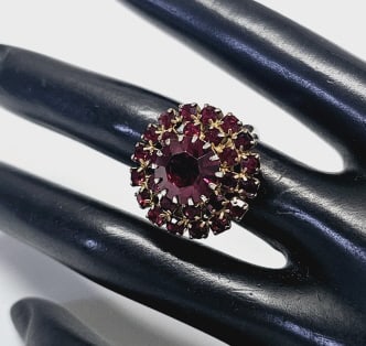 Vintage Domed Red Rhinestone Costume Ring Ring Size (1 of 4)