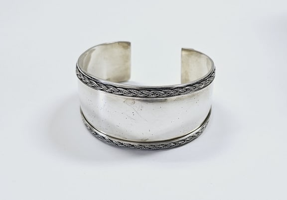 Vintage Sterling Silver Braided Edge Cuff Bracelet Bracelet weighs 32.8 Grams (1 of 4)