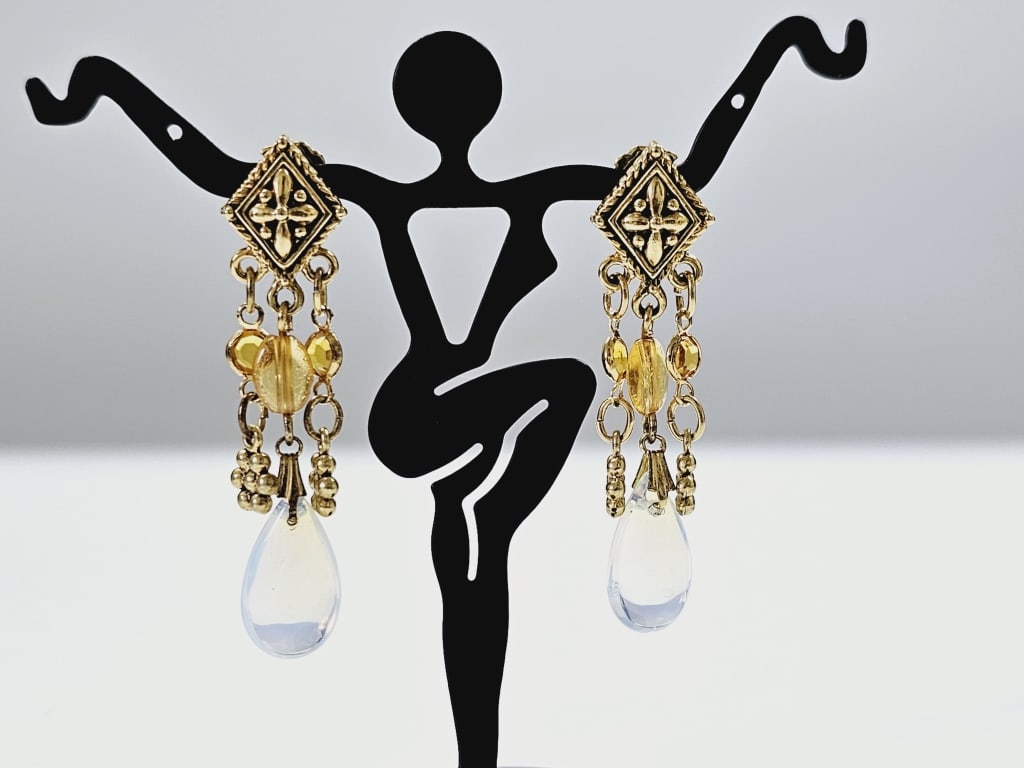Vintage Gold Tone Moonstone Drop Earrings A pair of vintage gold-tone dangle earrings featuring (1 of 5)