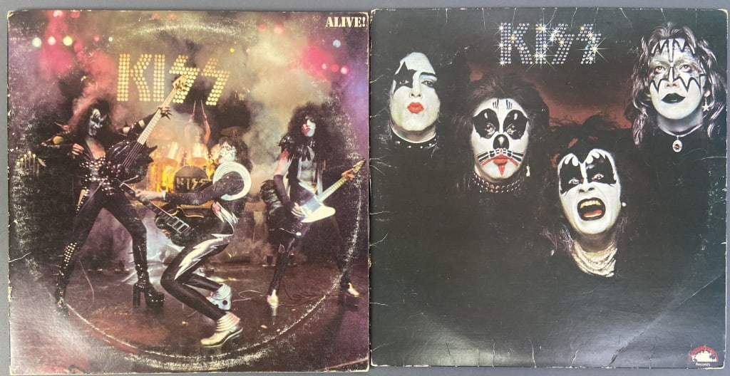Kiss Vinyl LP Record Albums Set of Two Kiss Self Titled Album, Casablanca Records, R 134335, (1 of 6)