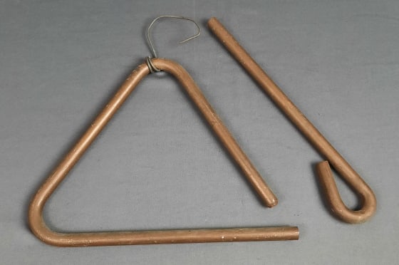 Vintage Iron Triangle Dinner Bell Please see images for details regarding condition. (1 of 3)