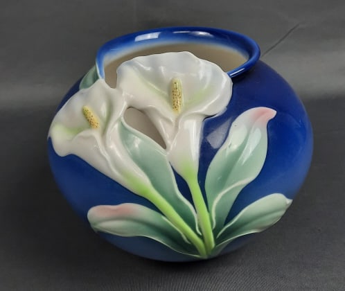 Franz Porcelain Blue & White Lily Vase XP1887 Please see images for details regarding condition. (1 of 9)