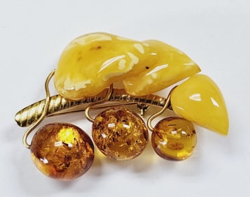Vintage  Mixed Baltic Amber 9RK Gold Brooch Brooch weighs 10.1 Grams