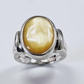 Honora Sterling Silver Mother of Pearl Ring Ring weighs 10.4 Grams Size 9