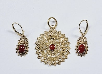 14K Gold & Coral Woven Mandala Pendant & Earrings Pendant and earrings weigh 7.1 Grams total