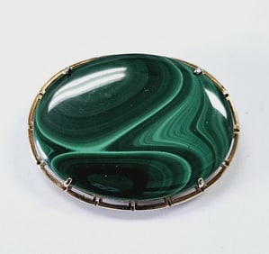 14K Gold Malachite Convertible Brooch to Pendant Brooch/pendant weighs 13.5 Grams