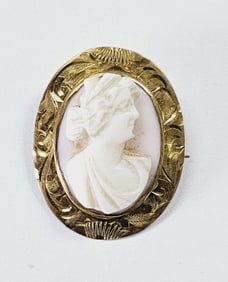 10K 1800s Engraved Hand Carved Shell Cameo Brooch Cameo weighs 3.0 Grams