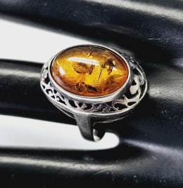 Sterling Silver Oval Amber Ring Ring Weighs 5.5 Grams  Size 9