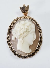 Antique 14K Hand Carved Shell Cameo Pendant Cameo weighs 8.3 Grams