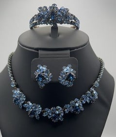 Vintage Austrian Blue Rhinestone Jewelry Set Necklace Measures 14.75" Bracelet Measures 5"