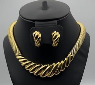 1980s Chunky Gold Tone Necklace & Earrings Necklace Measures 13"