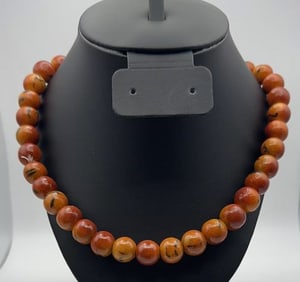 Vintage Apple Coral Necklace Necklace Measures 20"