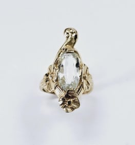 Unique 14K Yellow Gold Aquamarine Ring Ring weighs 7.0