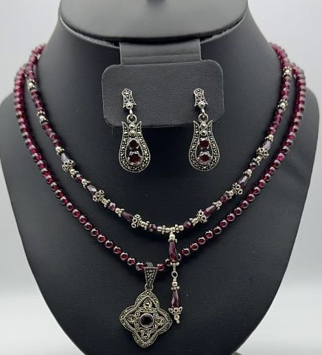 Sterling Marcasite & Garnet Necklace & Earrings Round Bead Chain Measures (1 of 9)
