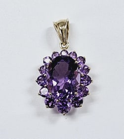 14K Yellow Gold Amethyst Cluster Pendant Pendant weighs 6.3 Grams